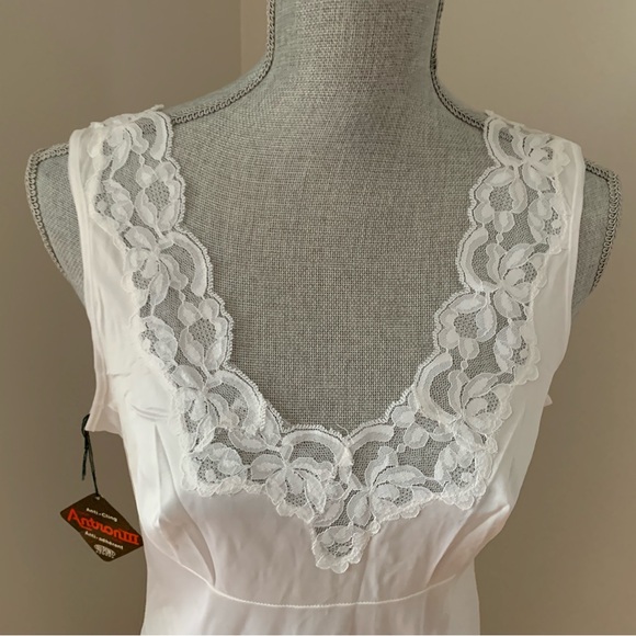 2 Vintage White Slips - Picture 2 of 8